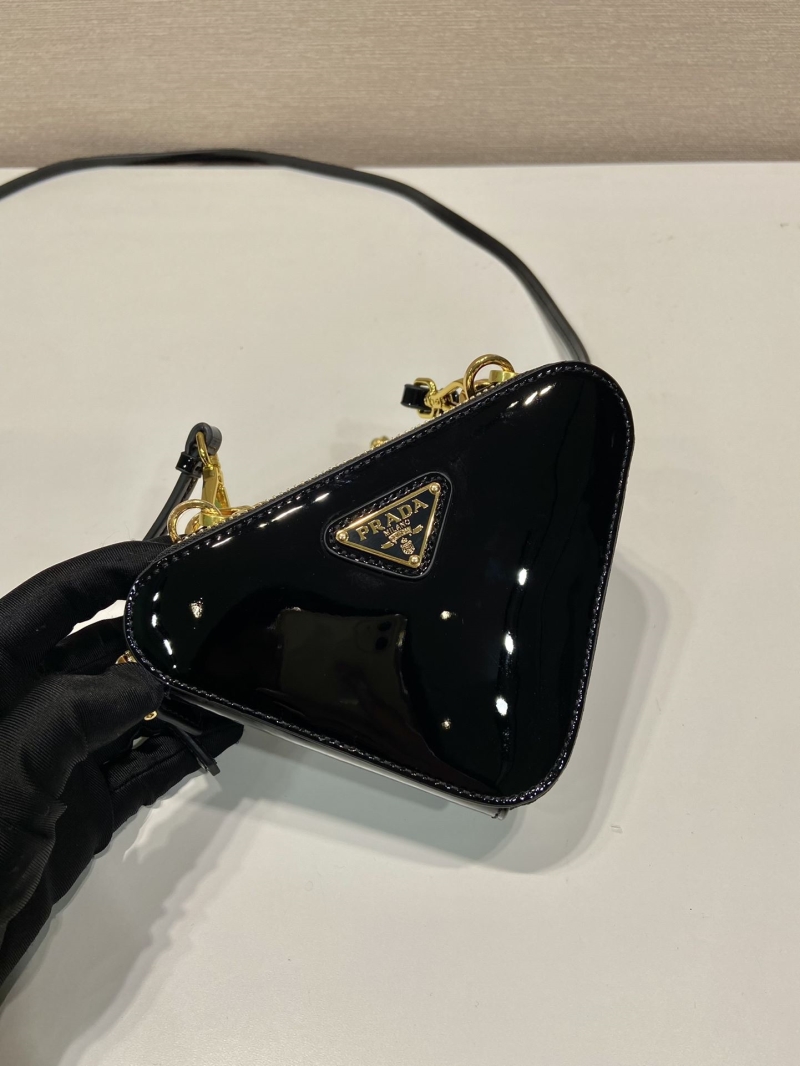Pra*a triangle pouch